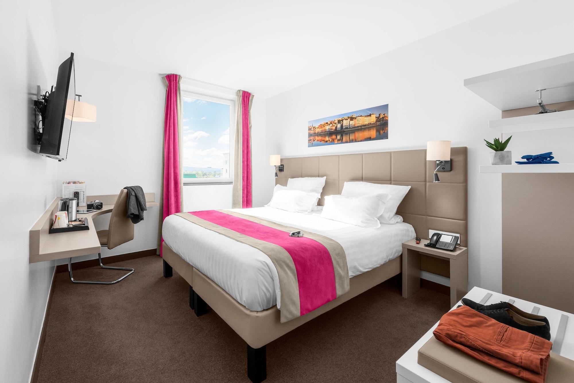 Kyriad Lyon Est Stadium Eurexpo Hotel 3*